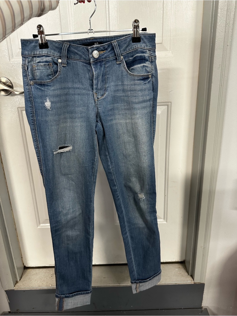 1822 Blue Distressed Women's Jeans